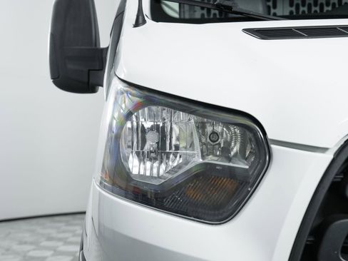 Used 2019 Ford Transit 250 148 Medium Roof image 17