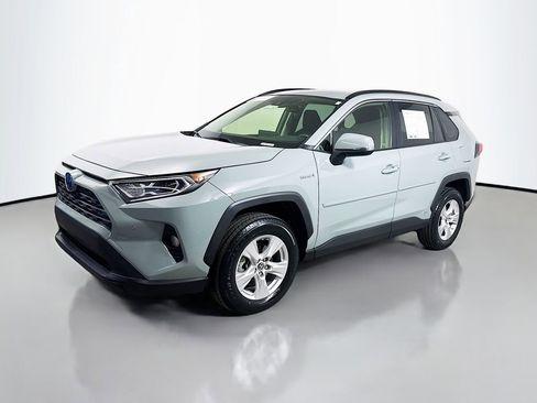 Certified 2019 Toyota RAV4 XLE w/ Convenience Package image 3