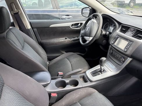 Used 2014 Nissan Sentra SR w/ SR Driver Package FWD image 6