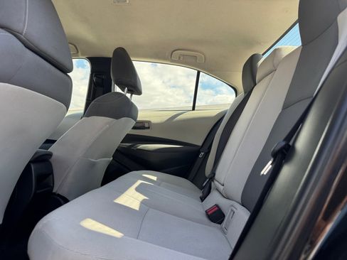 Used 2022 Toyota Corolla LE FWD image 16