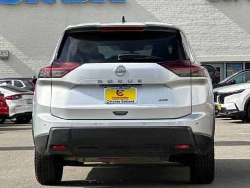 Used 2024 Nissan Rogue S AWD/4WD image 5