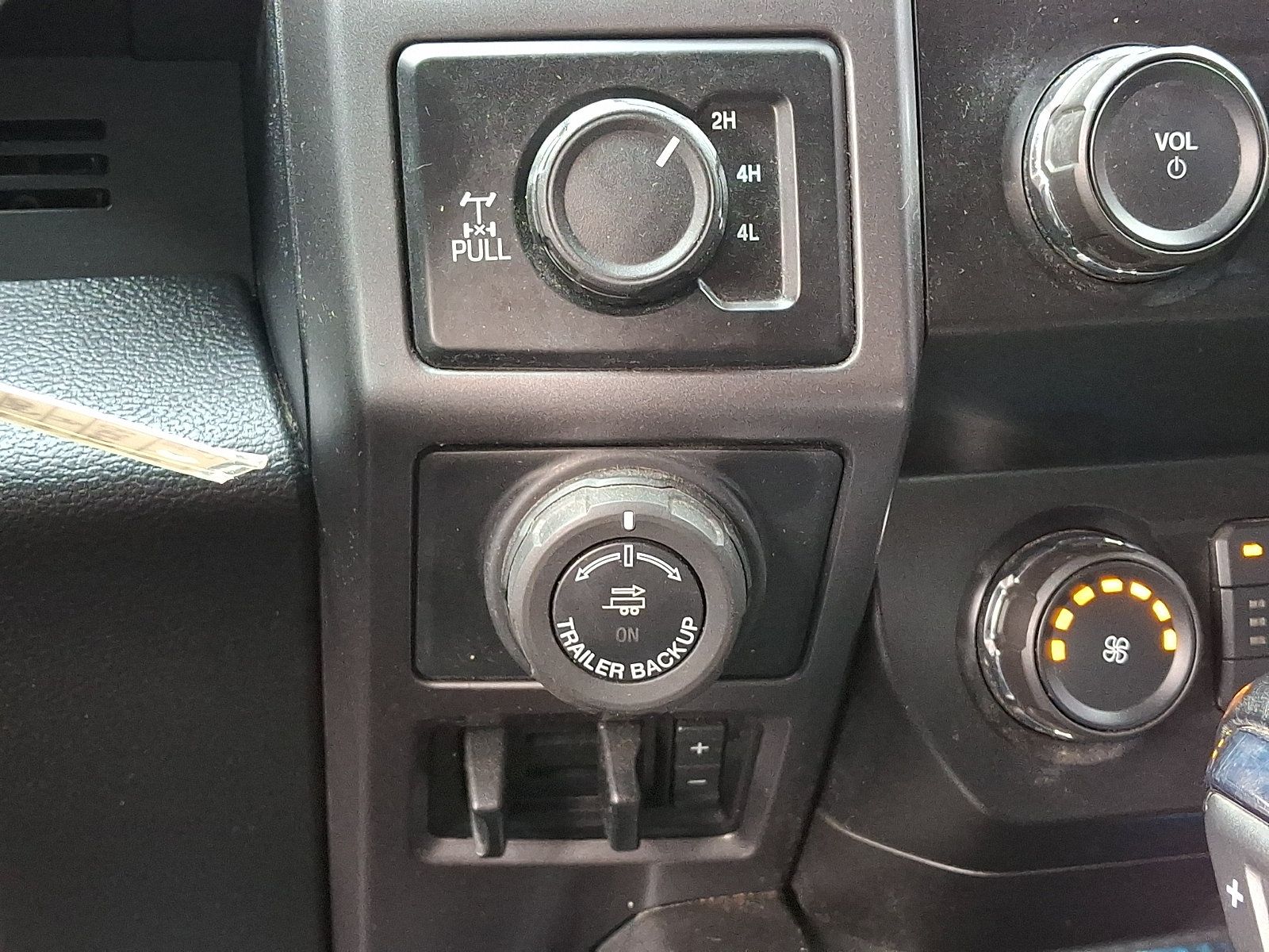 Used 2019 Ford F150 XLT w/ Equipment Group 302A Luxury AWD/4WD image 24
