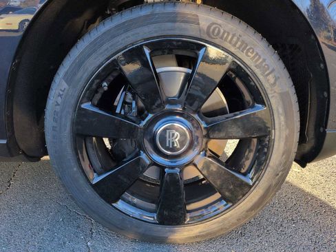 Used 2022 Rolls-Royce Cullinan image 14