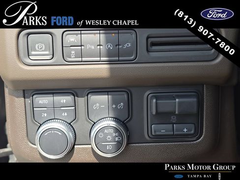 Used 2021 GMC Yukon SLT w/ SLT Luxury Plus Package AWD/4WD image 29