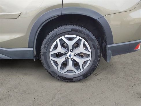 Used 2024 Subaru Forester Premium image 14
