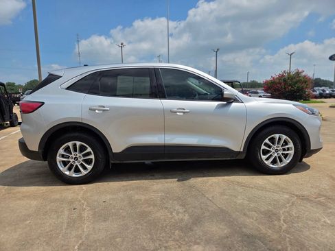 Used 2020 Ford Escape SE FWD image 4