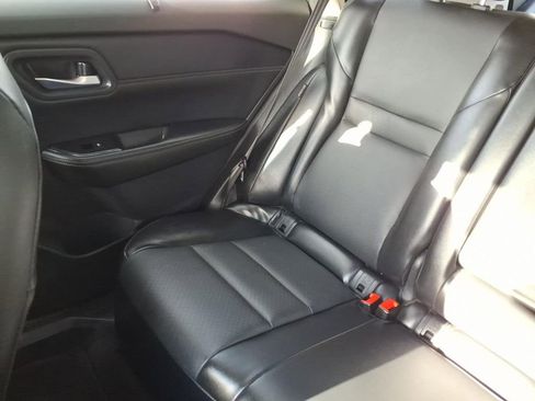 Used 2024 Nissan Rogue SV w/ SV Premium Package FWD image 17