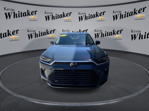 Used 2024 Toyota Grand Highlander AWD image 3