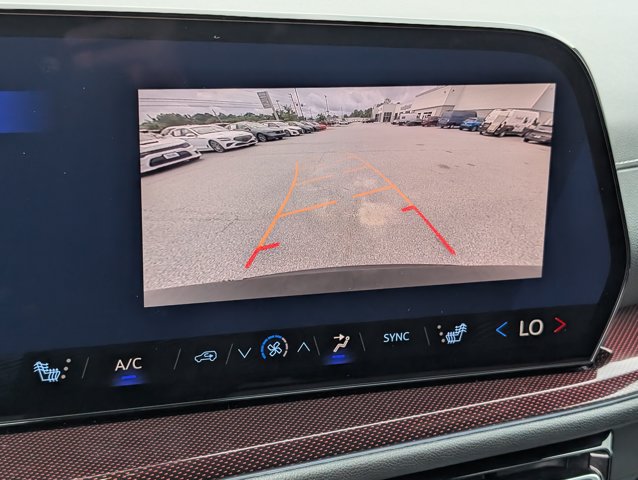 Used 2026 Chevrolet Traverse Z71 w/ LPO, Floor Liner Package AWD/4WD image 24