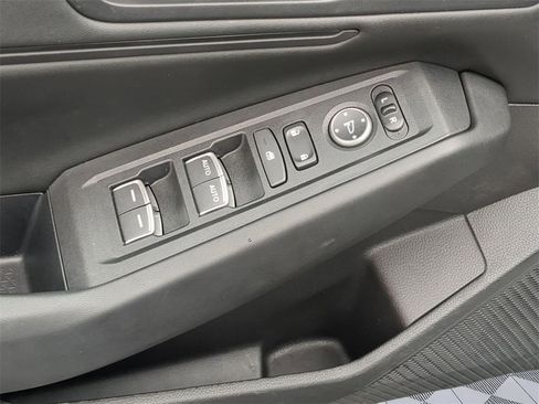 Used 2025 Honda Accord SE image 11