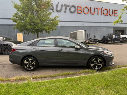 Used 2023 Hyundai Elantra SEL w/ Convenience Package FWD image 10