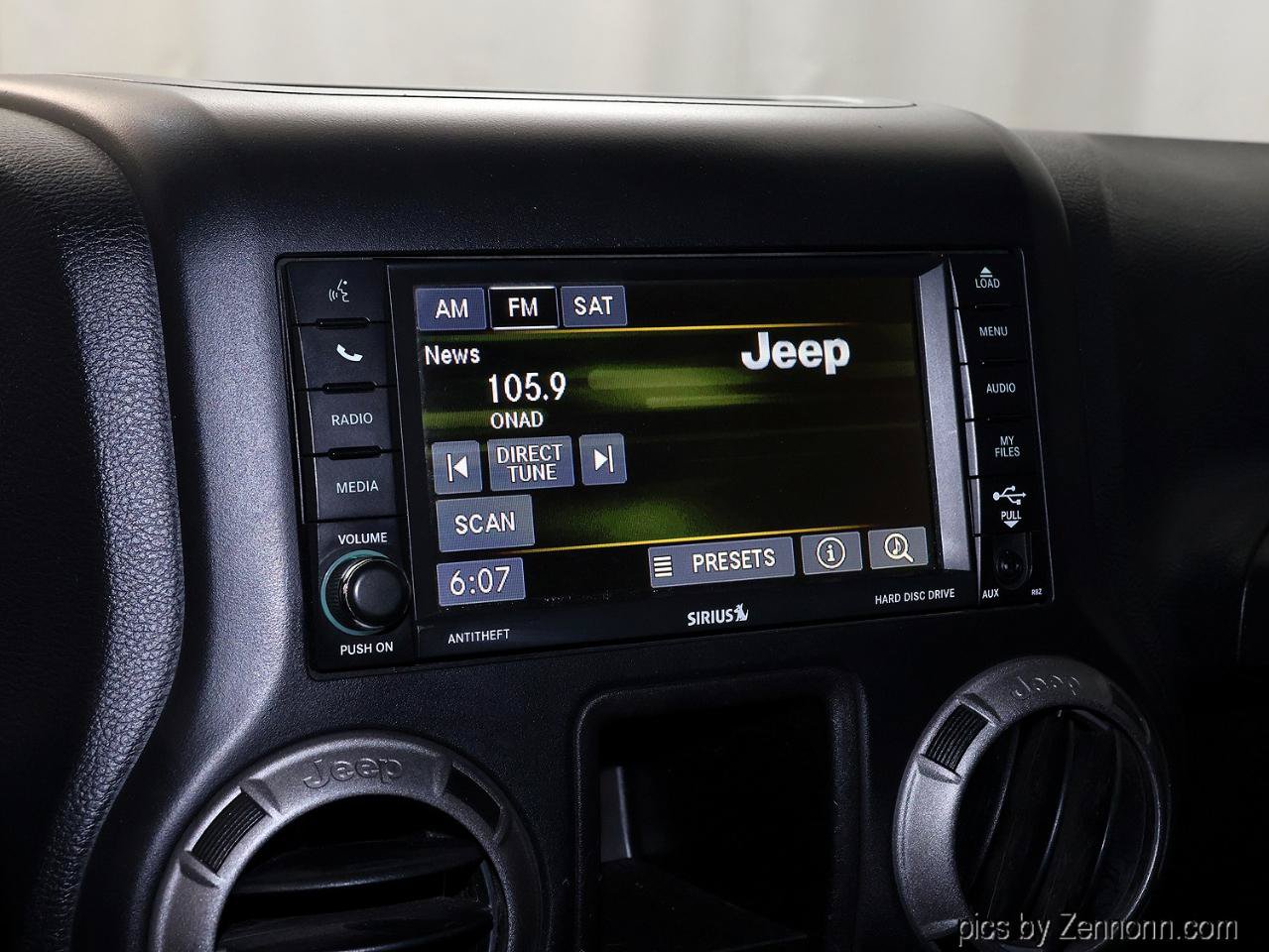Used 2016 Jeep Wrangler Unlimited Sport w/ Connectivity Group AWD/4WD image 13