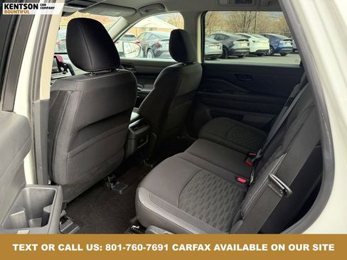 Used 2025 Nissan Pathfinder SV image 35