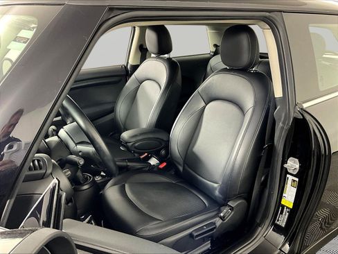 Used 2018 MINI Cooper 2-Door Hardtop FWD image 20