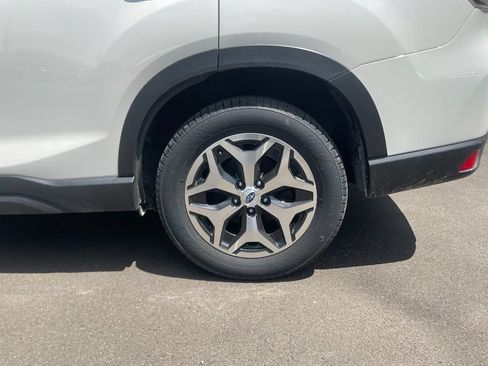 Used 2023 Subaru Forester Premium AWD/4WD image 32