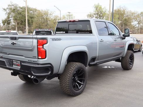Used 2025 Chevrolet Silverado 2500 LTZ w/ LTZ Plus Package AWD/4WD image 9