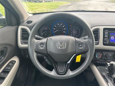 Used 2020 Honda HR-V LX image 16