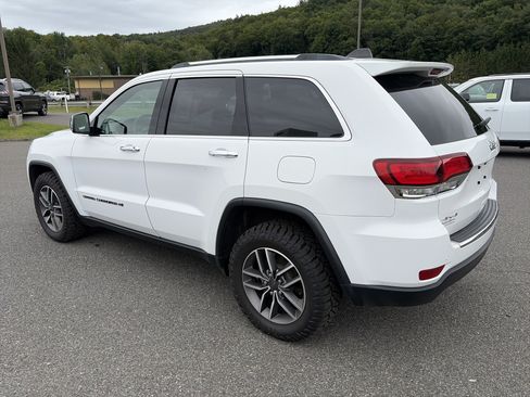 Certified 2022 Jeep Grand Cherokee Limited AWD/4WD image 2