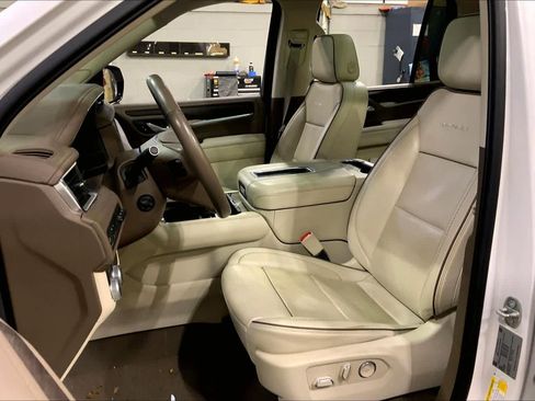 Used 2021 GMC Yukon Denali image 7