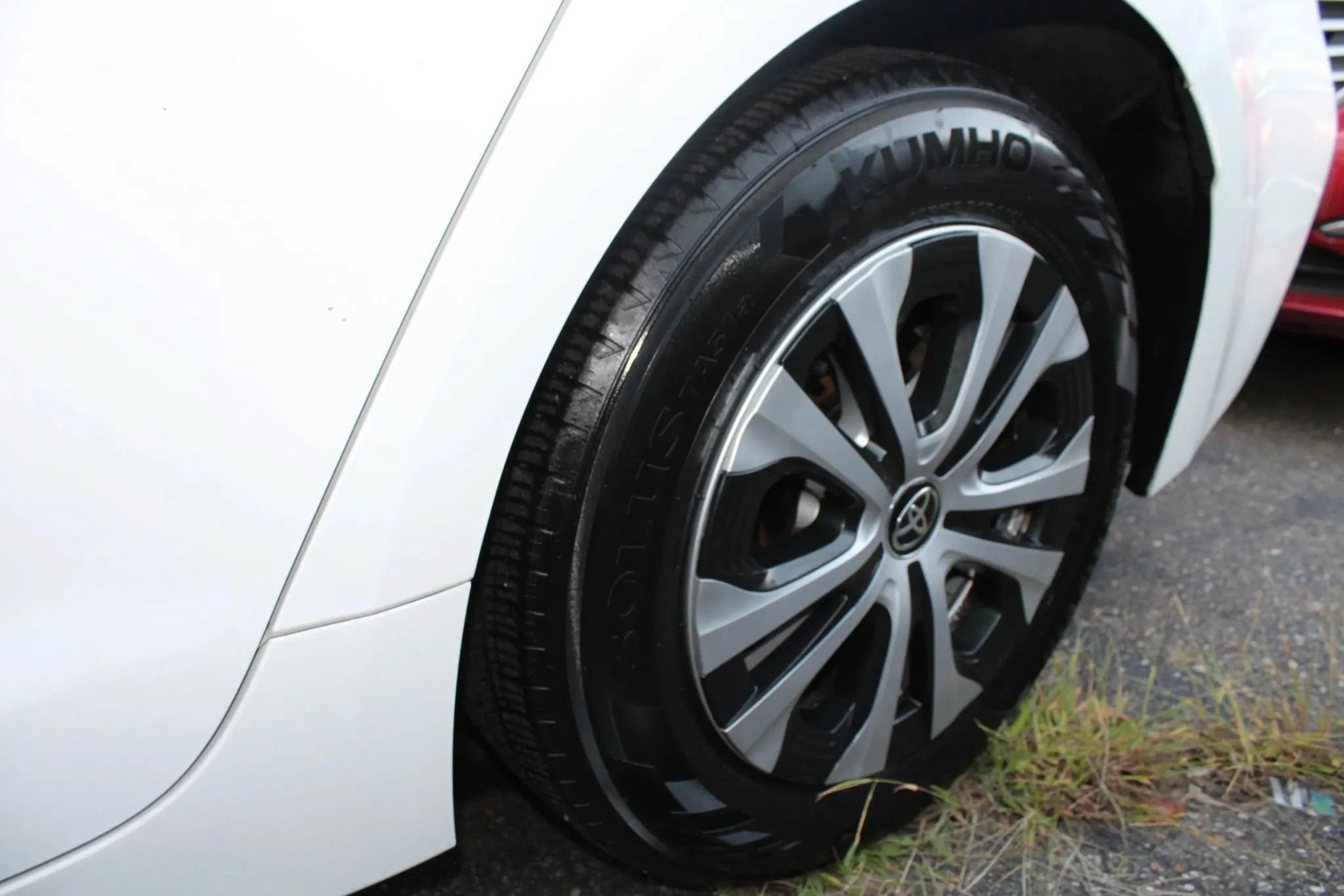 Used 2021 Toyota Corolla LE FWD image 31
