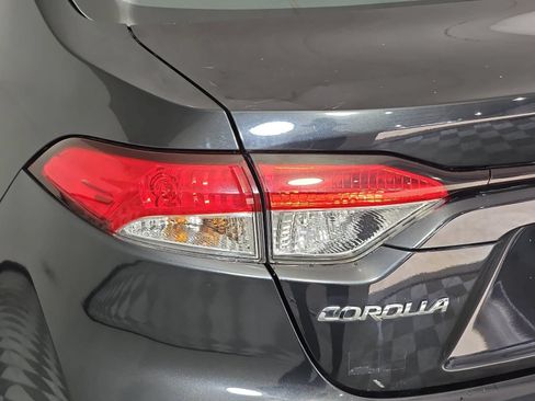 Used 2021 Toyota Corolla LE FWD image 28