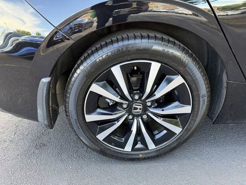 Used 2024 Honda Civic EX-L image 41