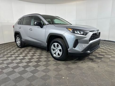 Used 2021 Toyota RAV4 LE image 2