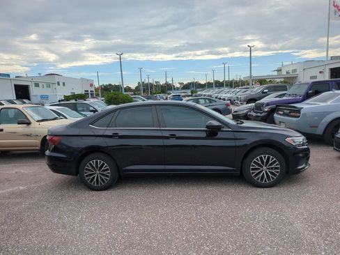 Used 2021 Volkswagen Jetta SE FWD image 5