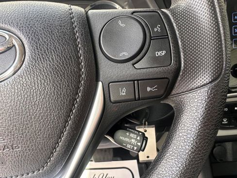 Used 2019 Toyota Corolla LE FWD image 12