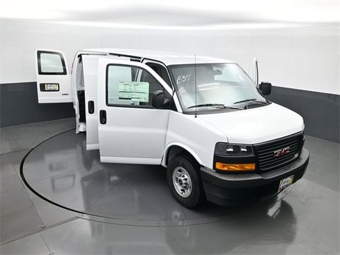 New 2026 GMC Savana 3500 Extended w/ Driver Convenience Package image 29