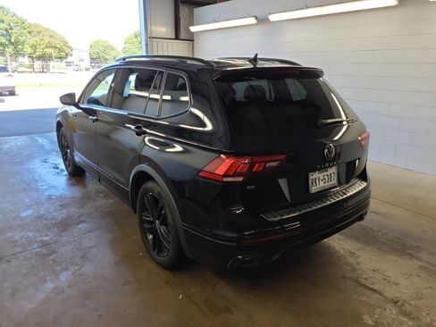 Used 2022 Volkswagen Tiguan SE R-Line image 8