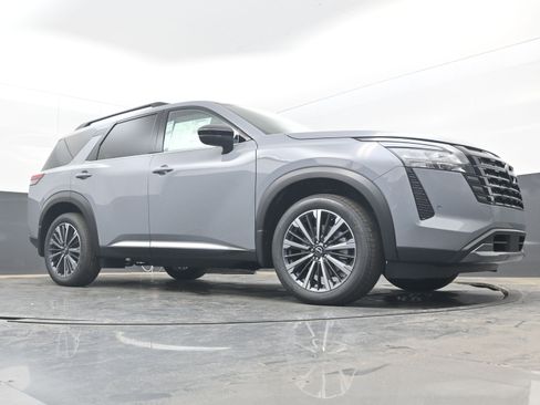 New 2026 Nissan Pathfinder Platinum FWD image 24