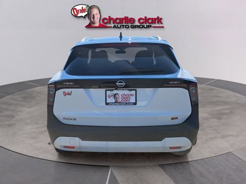 New 2026 Nissan Kicks SR FWD image 5