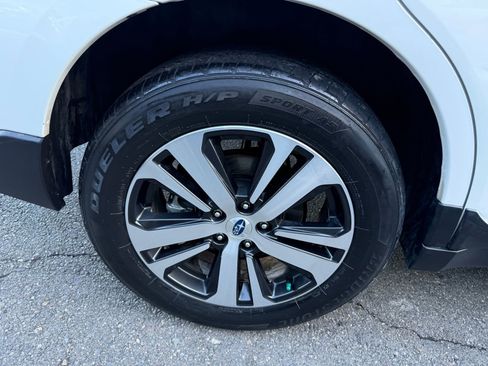 Used 2018 Subaru Outback 2.5i Limited image 4