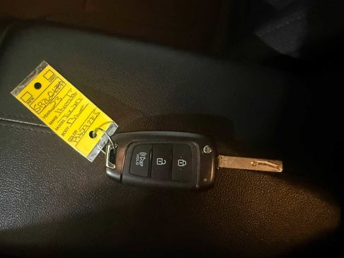 Used 2023 Hyundai Tucson SE image 37