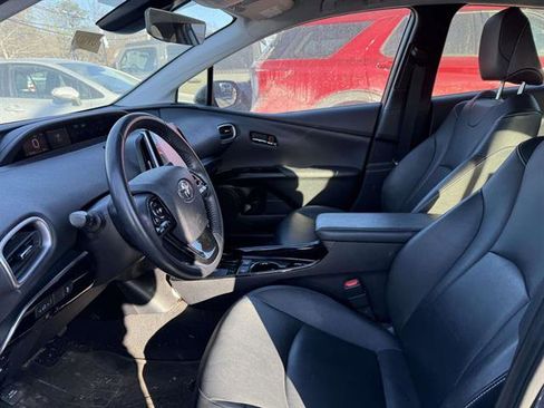 Used 2021 Toyota Prius Prime XLE image 30