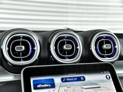 Certified 2025 Mercedes-Benz C 300 4MATIC Sedan image 21