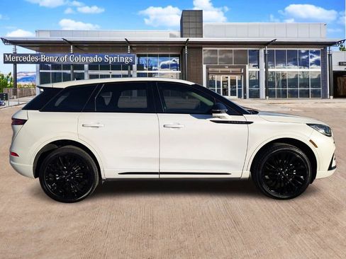 Used 2024 Lincoln Corsair AWD w/ Equipment Group 101A image 4