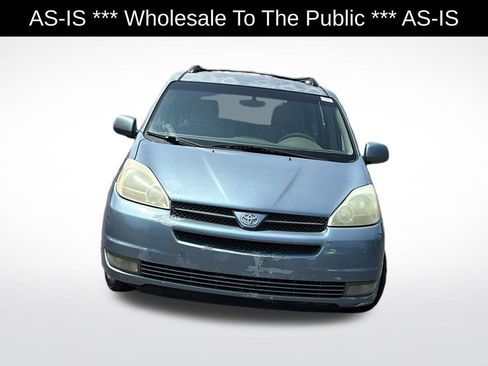 Used 2005 Toyota Sienna XLE FWD image 2