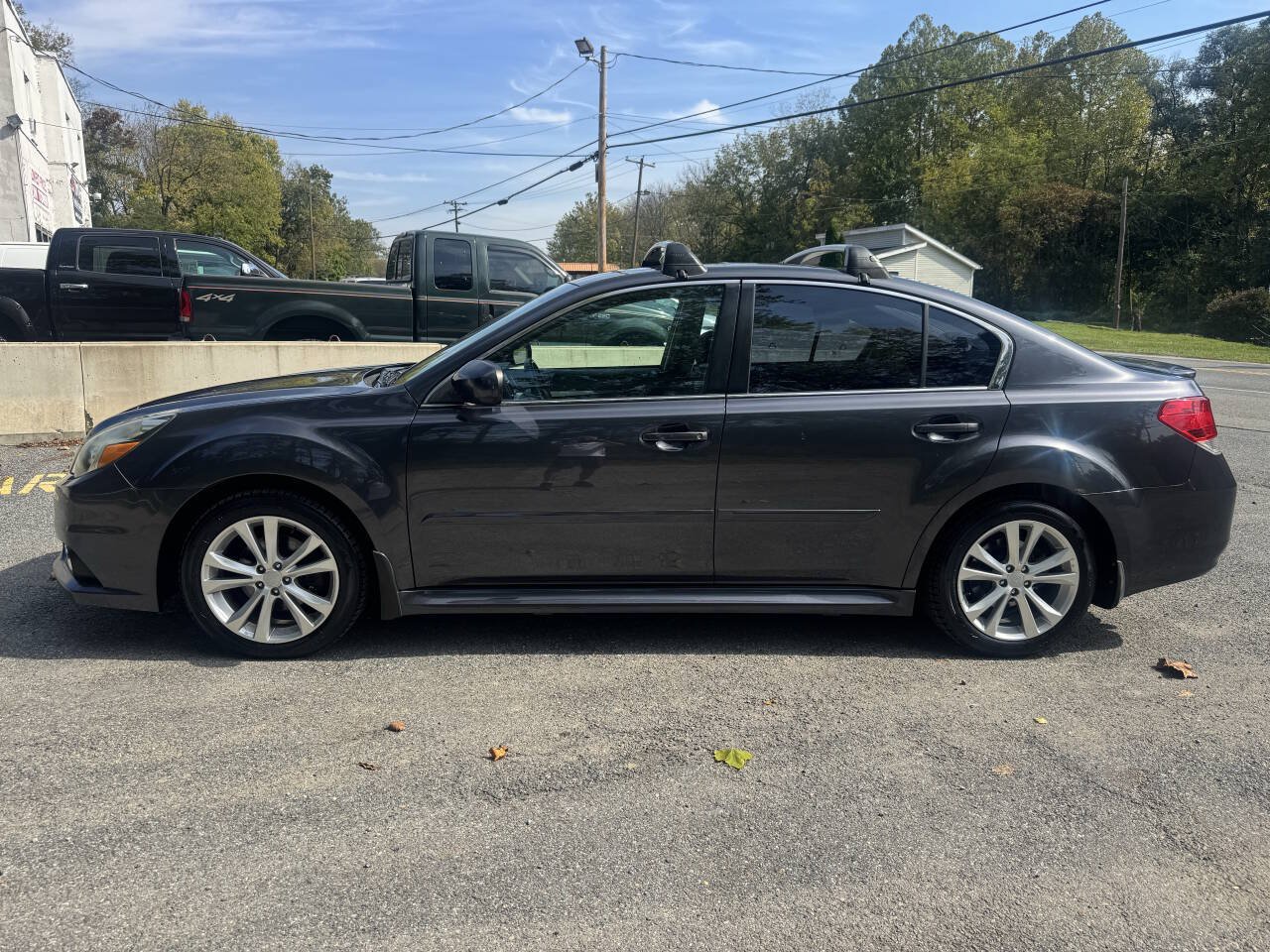 Used 2013 Subaru Legacy 2.5i Premium AWD/4WD image 2