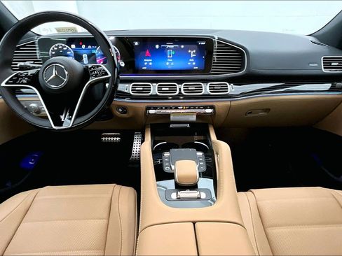 New 2026 Mercedes-Benz GLS 580 4MATIC image 4