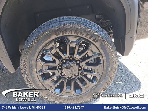 New 2025 GMC Sierra 2500 Denali w/ Denali Reserve Package image 37