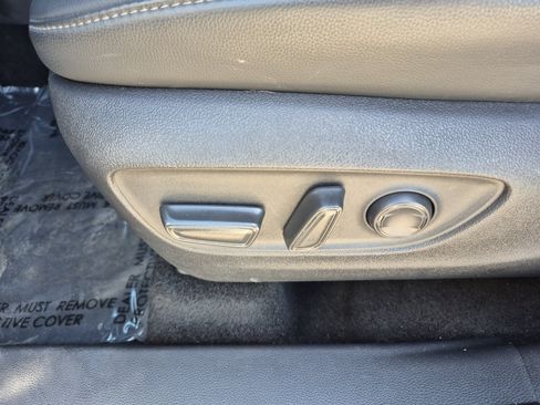 Certified 2025 Toyota Highlander XSE AWD/4WD image 14