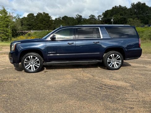 Used 2017 GMC Yukon XL Denali w/ Open Road Package image 2