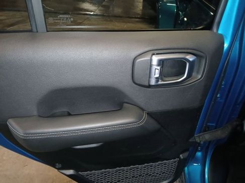 Used 2020 Jeep Wrangler Unlimited Sahara image 42