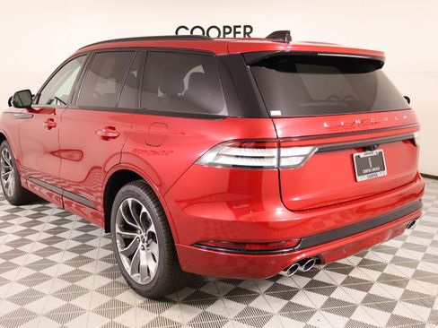 New 2026 Lincoln Aviator AWD image 24