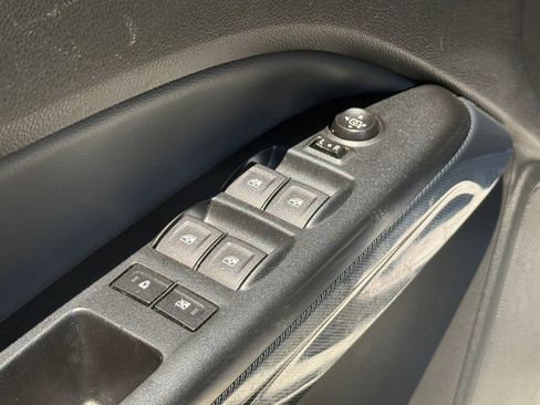 Used 2022 Chevrolet Colorado Z71 AWD/4WD image 28