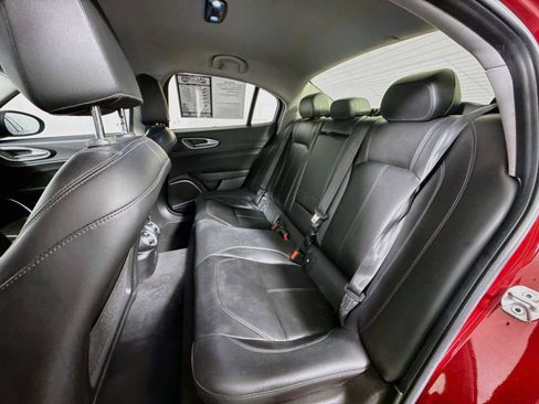 Used 2019 Alfa Romeo Giulia w/ Nero Edizione RWD image 25