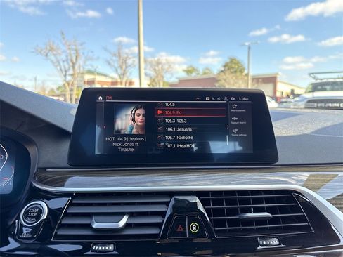 Used 2020 BMW 530i w/ Convenience Package image 21