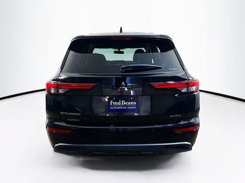 Used 2023 Mitsubishi Outlander ES AWD/4WD image 9